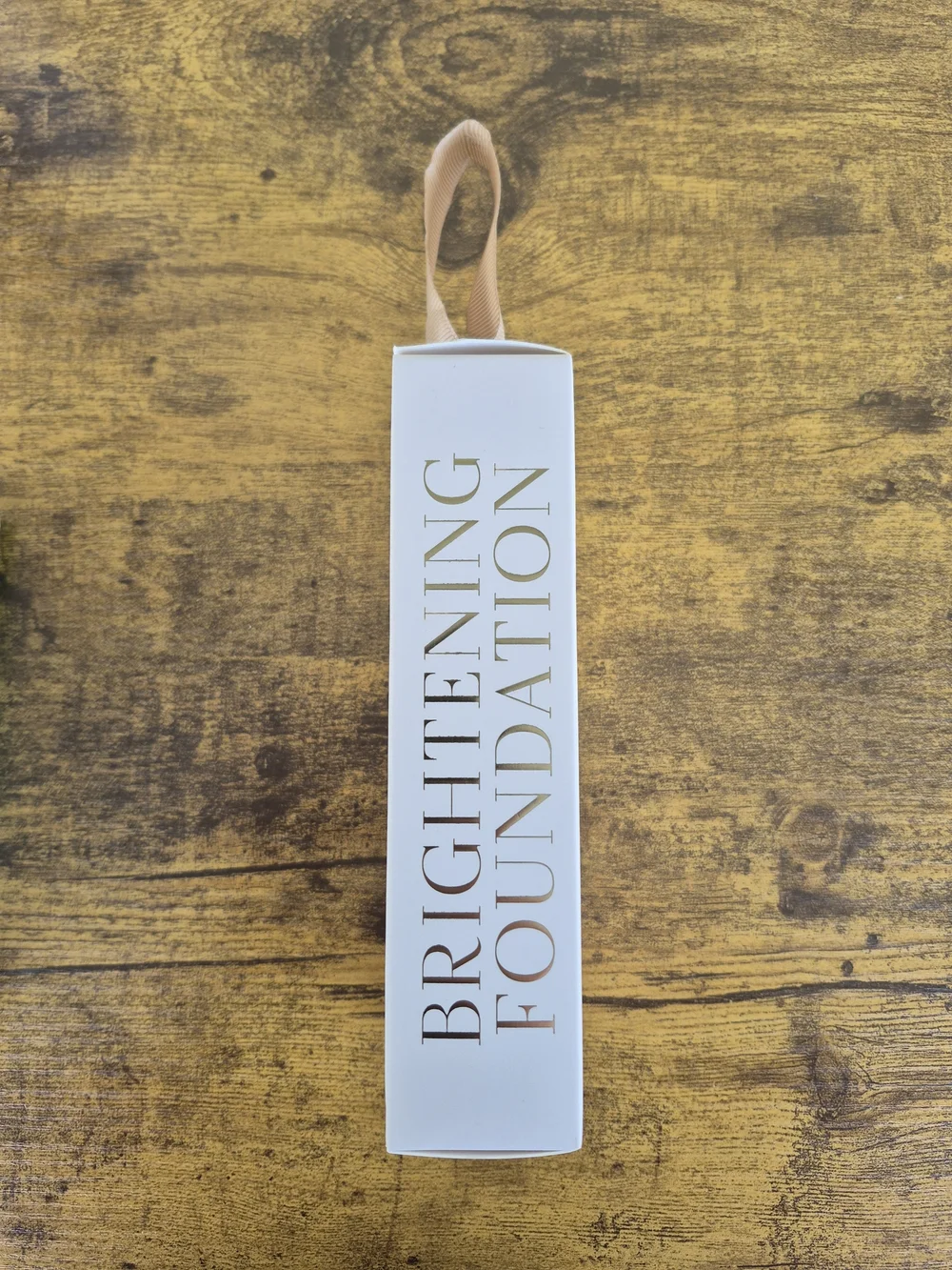 Enchante Brightening Foundation with Vitamin C Light 1.08 oz NIB